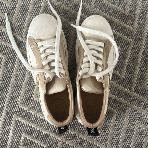 Chloe Lauren Logo Sneaker - Picture 7 of 12